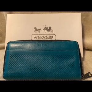 Coach Accordion Zip Wallet - dark teal